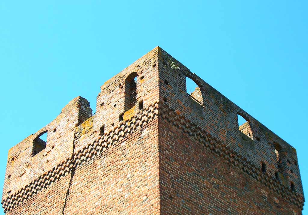 Ruines du château - Sommet du donjon à Ambérieux en Dombes