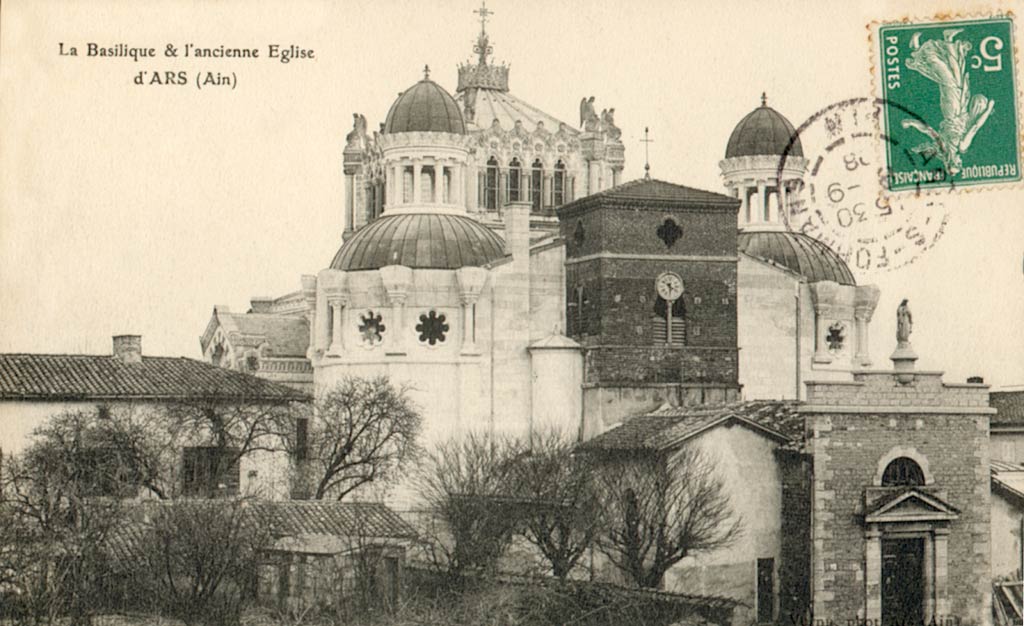 Dombes - La basilique et l'ancienne église d'Ars sur Formans