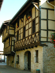 Dombes - Le Quartier Moyenageux de Chalamont