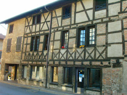 Dombes - Le Quartier Moyenageux de Chalamont