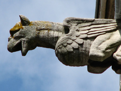 Dombes - Gargouille de l'église de Civrieux